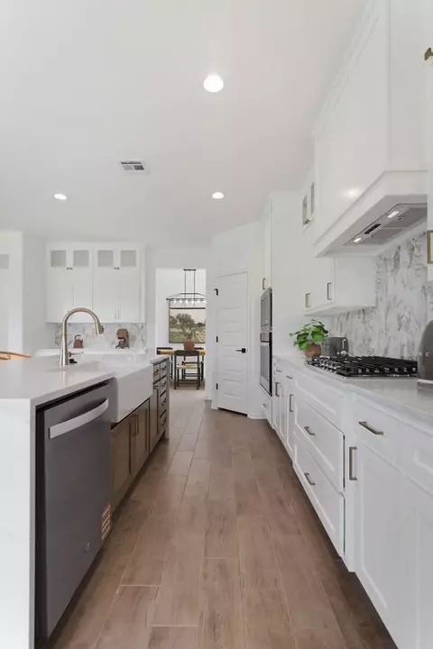 Kitchen - 31161 E 65th Ct S, Broken Arrow, OK 74014 photo 4 of 13