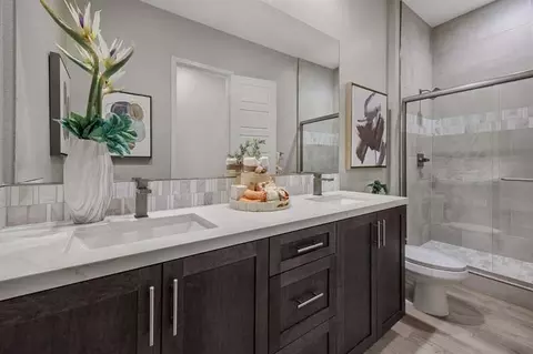 Bath - 6556 Canyon Oaks Dr, Simi Valley, CA 93063 photo 2 of 3