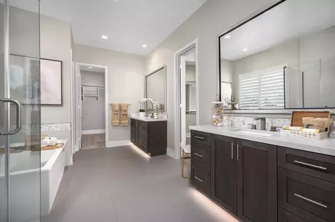 Bath - 6556 Canyon Oaks Dr, Simi Valley, CA 93063 photo 3 of 3