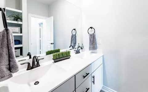 Bath - 16708 Flatlands Way, Celina, TX 75009 photo 5 of 19