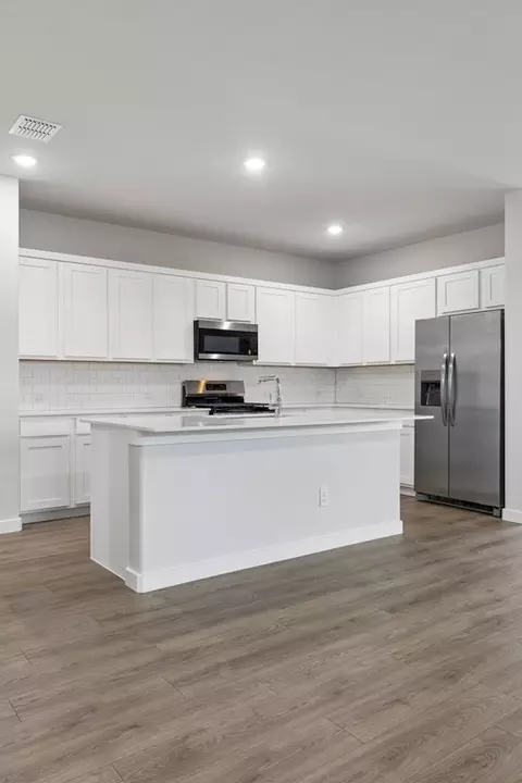 Kitchen - 15036 Elite Dr, Aledo, TX 76008 photo 4 of 16