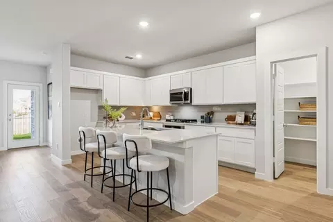 Kitchen - 15036 Elite Dr, Aledo, TX 76008 photo 14 of 16