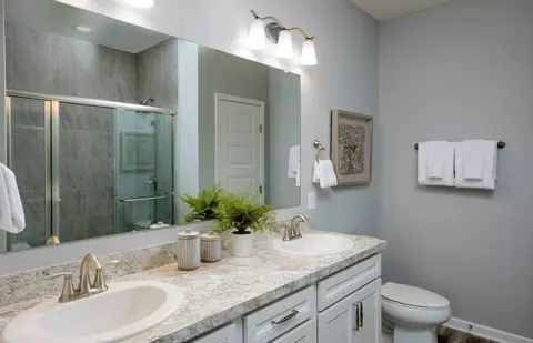 Bath - 2865 Briargate Dr, Lindenhurst, IL 60046 photo 1 of 1