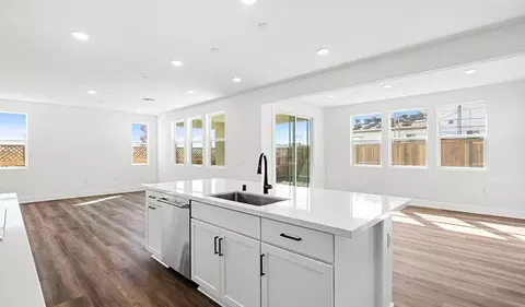 Kitchen - 782 E Lorca St, Mountain House, CA 95391 photo 4 of 7