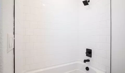 Bath - 782 E Lorca St, Mountain House, CA 95391 photo 6 of 8