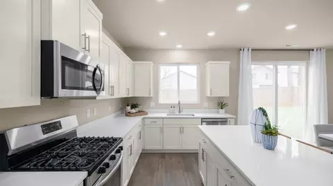 Kitchen - 20663 Town Dr, Bend, OR 97701 photo 3 of 5