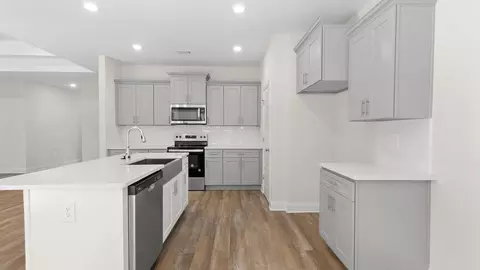 Kitchen - 203 Canvasback Trl, Brandon, MS 39047 photo 2 of 5