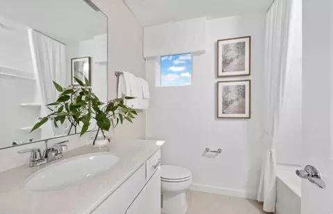 Bath - 16817 Harmony River Ln, Parrish, FL 34219 photo 2 of 4