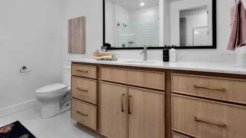 Bath - 4550 N Horton Way, Draper, UT 84020 photo 14 of 18