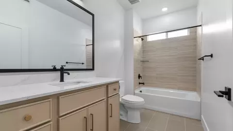 Bath - 4550 N Horton Way, Draper, UT 84020 photo 1 of 18