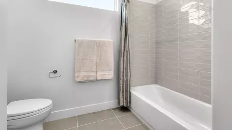 Bath - 4550 N Horton Way, Draper, UT 84020 photo 7 of 18