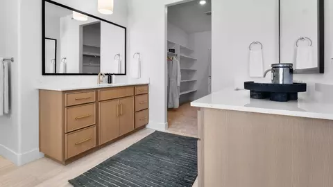 Bath - 4550 N Horton Way, Draper, UT 84020 photo 8 of 18
