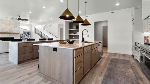 Kitchen - 4550 N Horton Way, Draper, UT 84020 photo 12 of 20