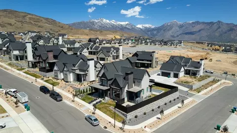 View/Area - 4550 N Horton Way, Draper, UT 84020 photo 8 of 9