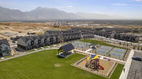 View/Area - 4550 N Horton Way, Draper, UT 84020 photo 4 of 9