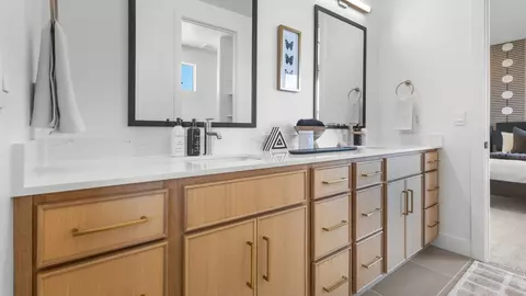 Bath - 4550 N Horton Way, Draper, UT 84020 photo 5 of 18