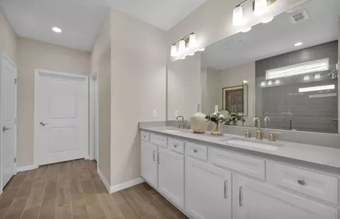 Bath - 496 Peppervine Way, Yulee, FL 32097 photo 2 of 3