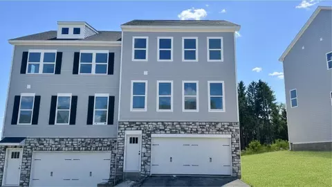 141 River Ridge Dr, Moon Township, PA 15108
