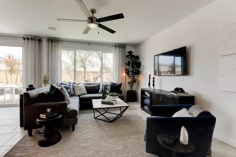 Living - 785 Peters Rd S, Madera, CA 93636 photo 1 of 4