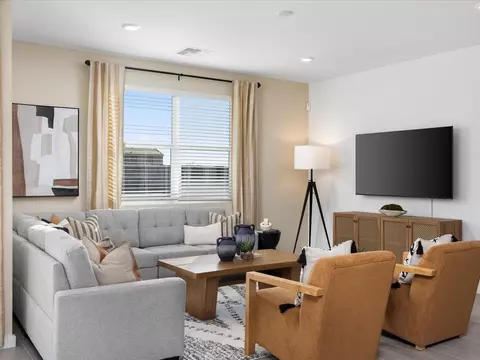Living - 24389 Graham Trl, Buckeye, AZ 85326 photo 2 of 6