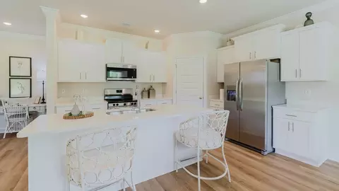 Kitchen - 13691 Bluewing Dr, Foley, AL 36535 photo 8 of 11