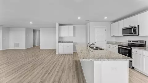 Kitchen - 13691 Bluewing Dr, Foley, AL 36535 photo 5 of 9