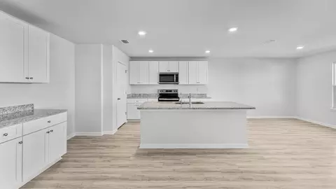 Kitchen - 13691 Bluewing Dr, Foley, AL 36535 photo 6 of 9