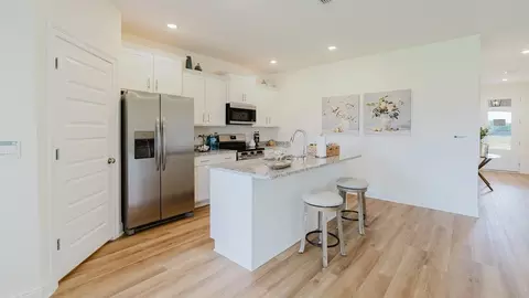 Kitchen - 13691 Bluewing Dr, Foley, AL 36535 photo 7 of 11