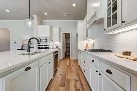 Kitchen - 7201 E Oakland St, Broken Arrow, OK 74014 photo 4 of 5