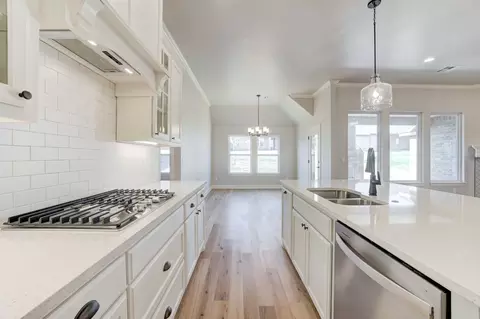 Kitchen - 7201 E Oakland St, Broken Arrow, OK 74014 photo 3 of 5