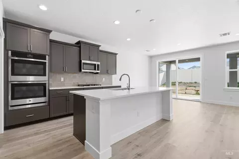 5770 N Arctic Pt, Meridian, ID 83646