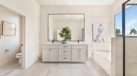 Bath - 8522 Pamplona Ln, Shafter, CA 93263 photo 1 of 6