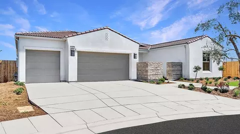 Exterior - 8522 Pamplona Ln, Shafter, CA 93263 photo 4 of 4