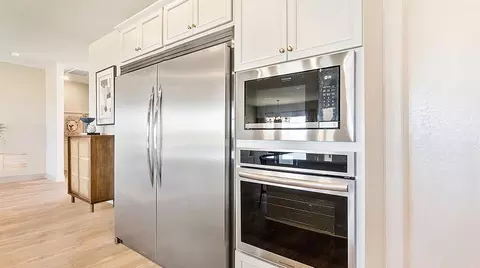 Kitchen - 8522 Pamplona Ln, Shafter, CA 93263 photo 3 of 5