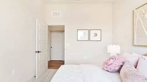 Bedroom - 8522 Pamplona Ln, Shafter, CA 93263 photo 4 of 6