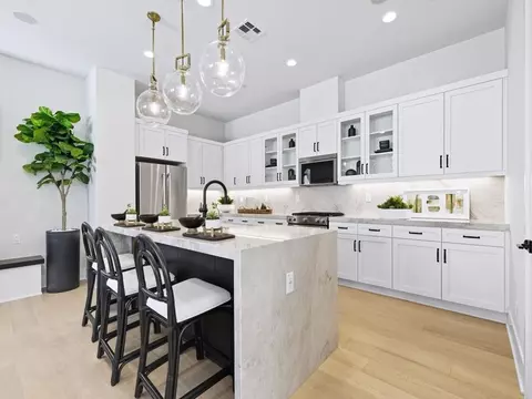 Kitchen - 425 Mariposa Way, Montebello, CA 90640 photo 2 of 3