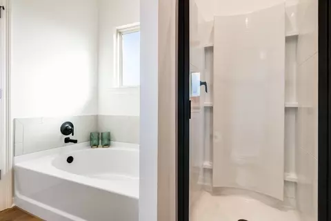 Bath - 200 Wakely Ct, Lafayette, LA 70506 photo 3 of 3