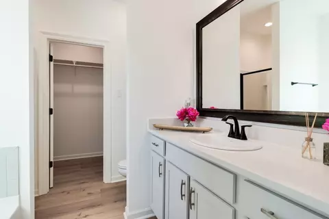 Bath - 200 Wakely Ct, Lafayette, LA 70506 photo 2 of 3
