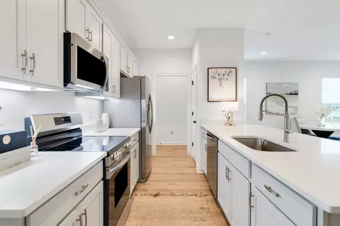 Kitchen - 200 Wakely Ct, Lafayette, LA 70506 photo 2 of 2
