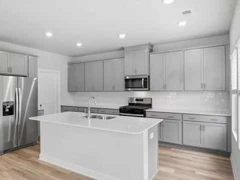 Kitchen - 1467 Switchback Cir, Moore, SC 29369 photo 2 of 3