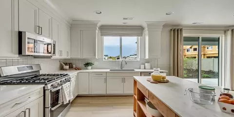 Kitchen - 2106 W 2530 N, Clinton, UT 84015 photo 1 of 4