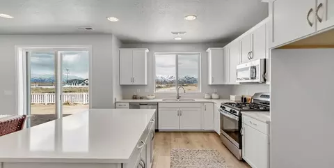 Kitchen - 2106 W 2530 N, Clinton, UT 84015 photo 6 of 6
