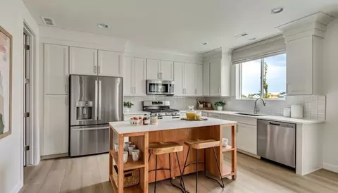 Kitchen - 2106 W 2530 N, Clinton, UT 84015 photo 4 of 6