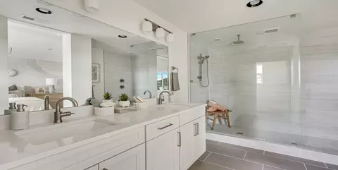 Bath - 2106 W 2530 N, Clinton, UT 84015 photo 1 of 5