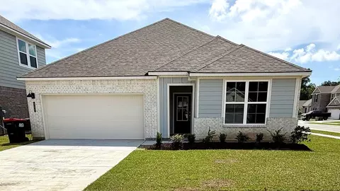 300 Bellewood Dr, Lafayette, LA 70507