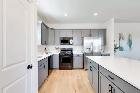 Kitchen - 48182 Grassland St, Robert, LA 70455 photo 3 of 4