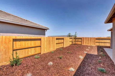 Exterior - 1165 Nicklaus Rd, Galt, CA 95632 photo 8 of 28