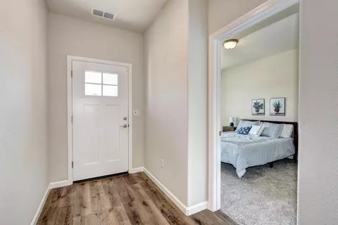 Entry Way - 1165 Nicklaus Rd, Galt, CA 95632 photo 2 of 11
