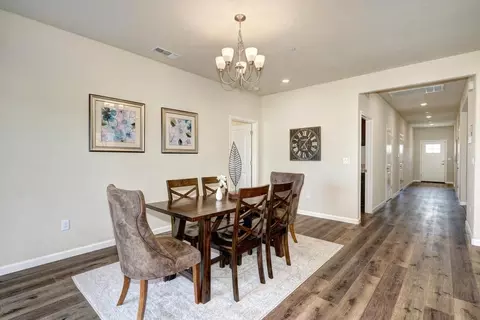 Dining - 1165 Nicklaus Rd, Galt, CA 95632 photo 4 of 9