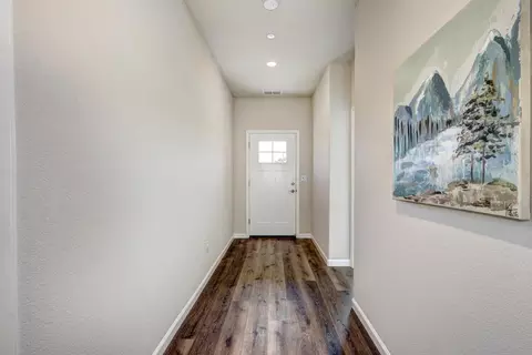 Entry Way - 1165 Nicklaus Rd, Galt, CA 95632 photo 1 of 11
